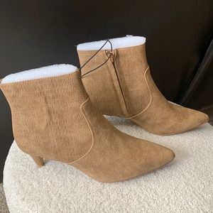 Express Women’s Suede Booties - Tan Size 8.5